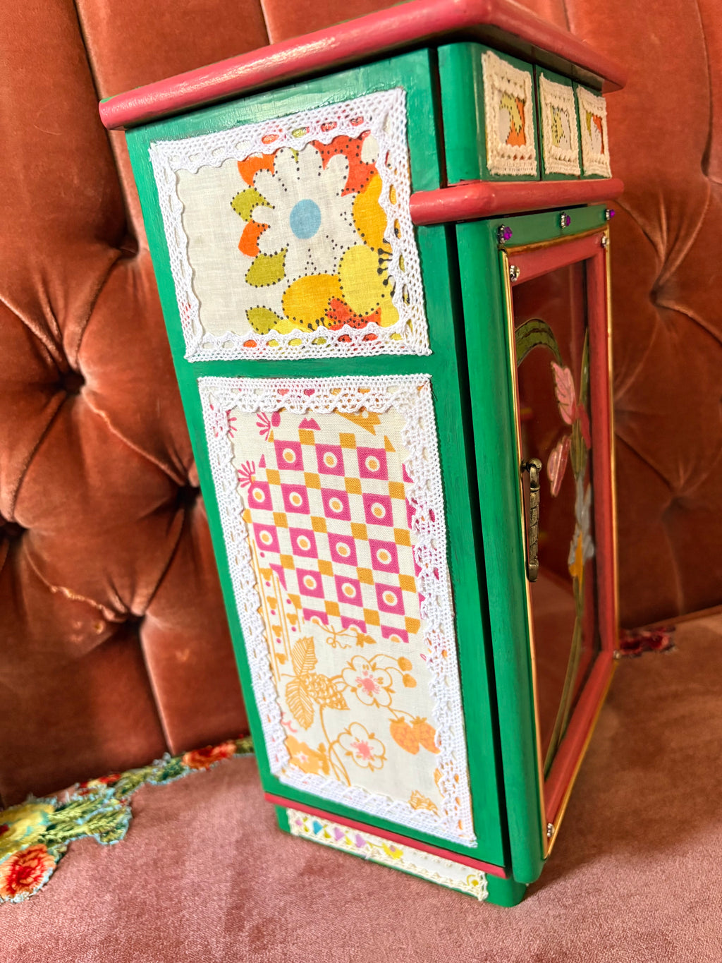 Iris jewelry box