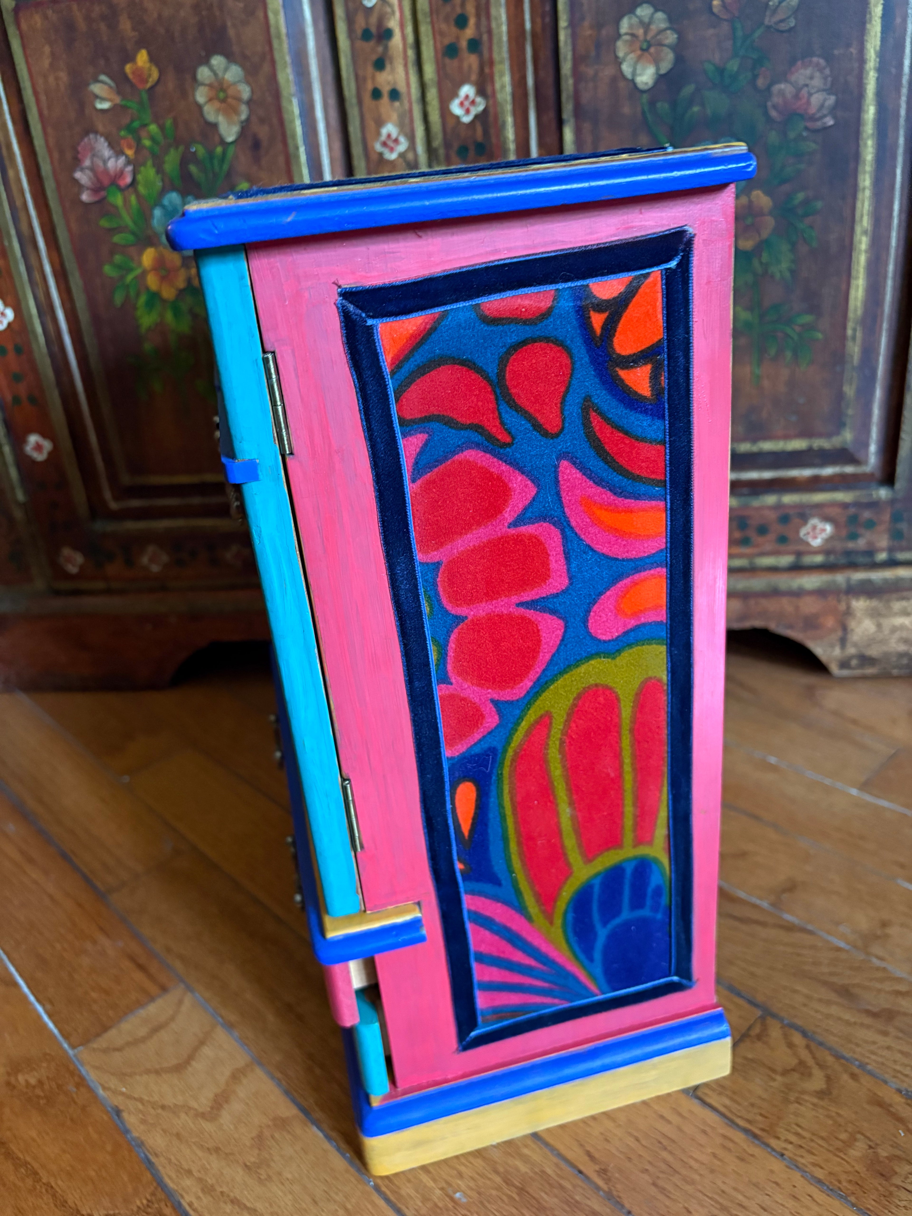 Velvet Groove jewelry box