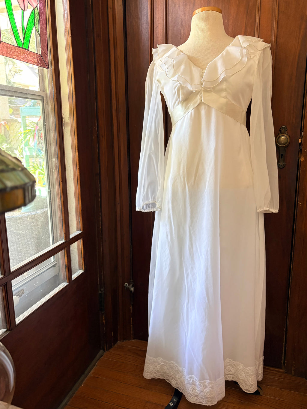 Vintage Ruffle Collar wedding gown