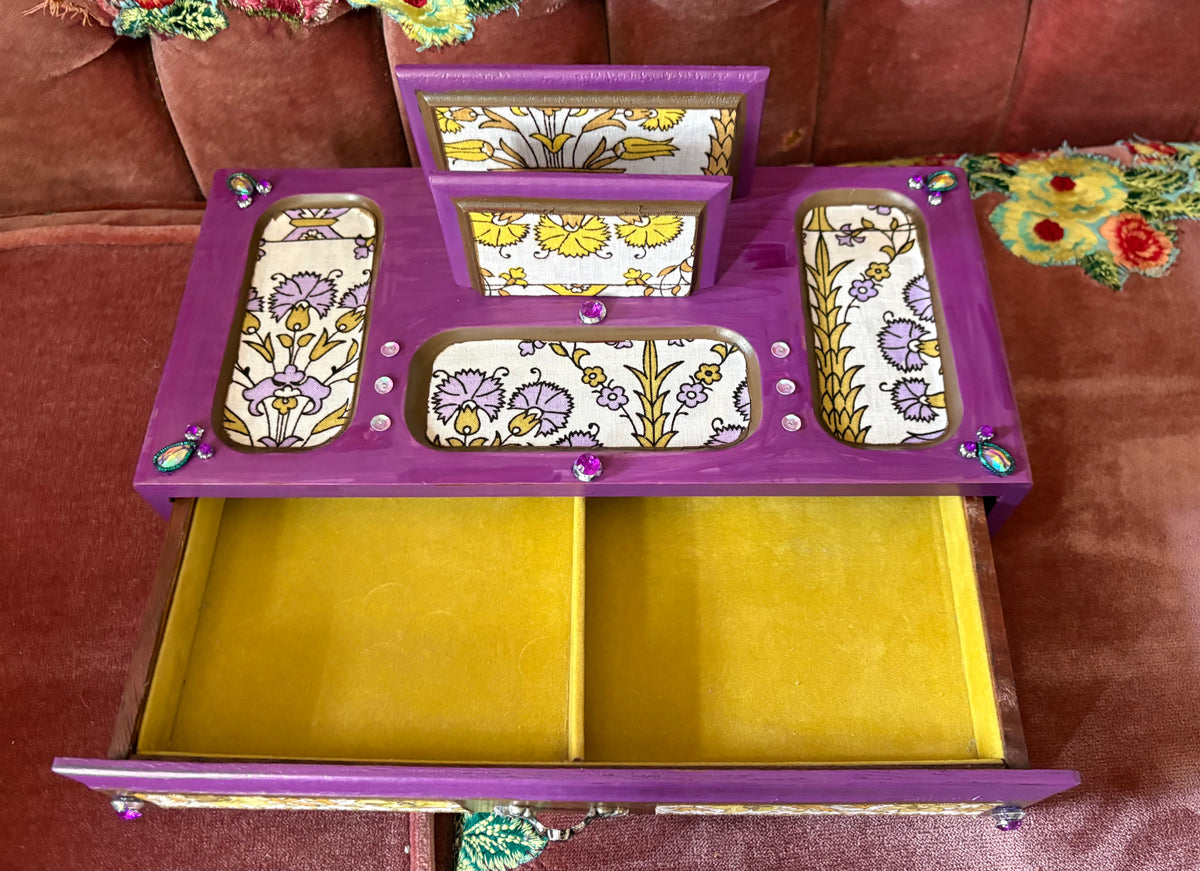Flower Frolic desktop organizer/jewelry box