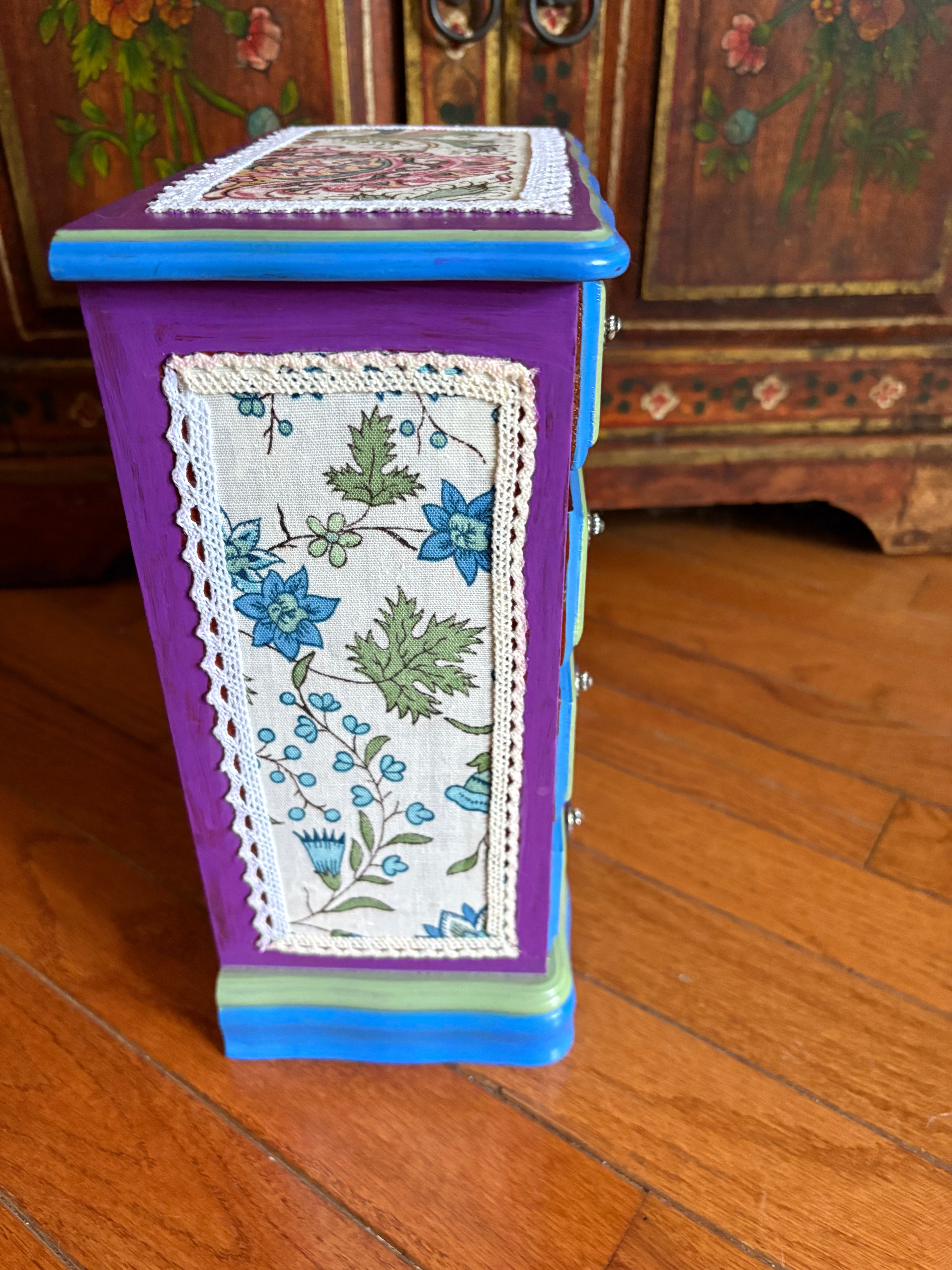Flower power jewelry box