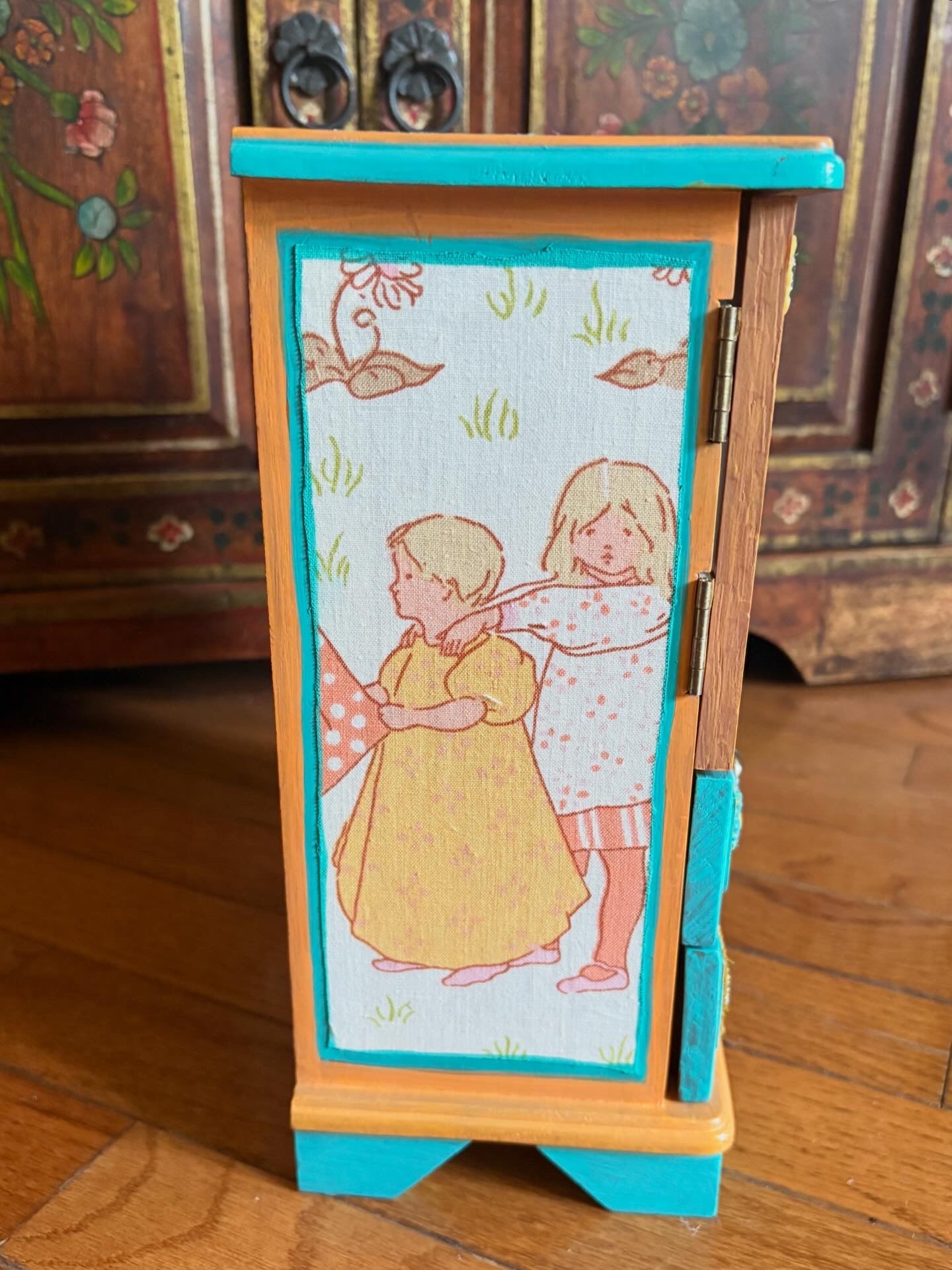 Kids At Play jewelry box