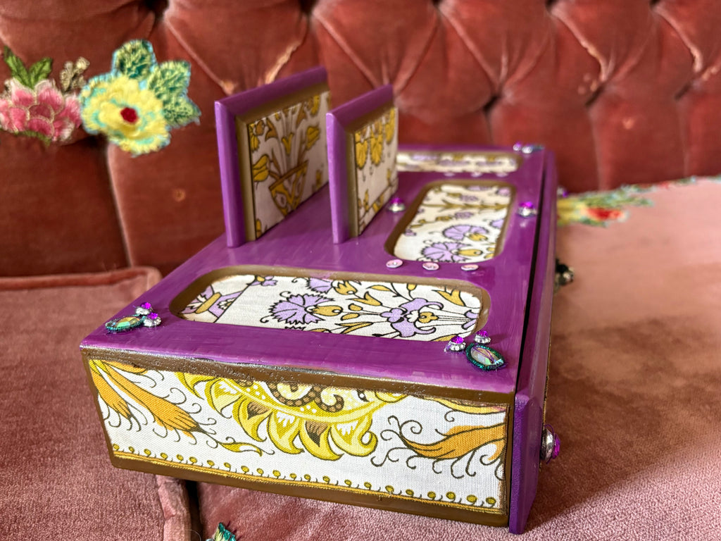 Flower Frolic desktop organizer/jewelry box