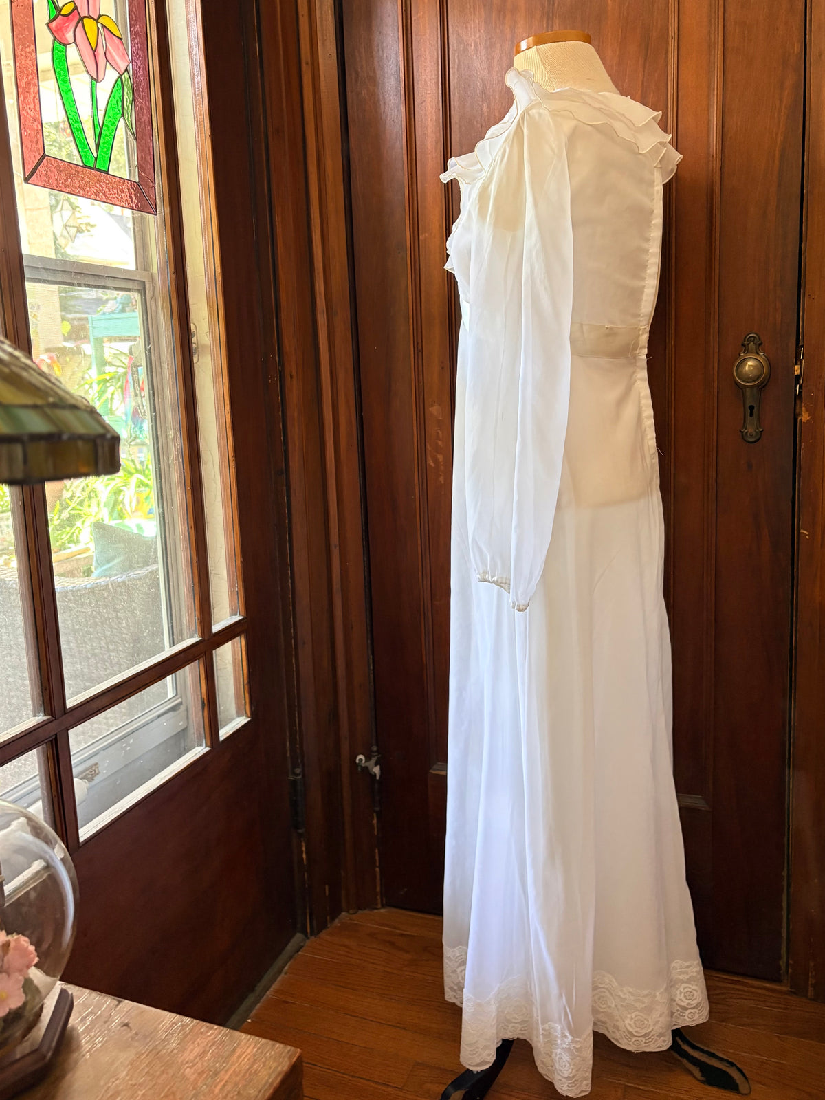 Vintage Ruffle Collar wedding gown