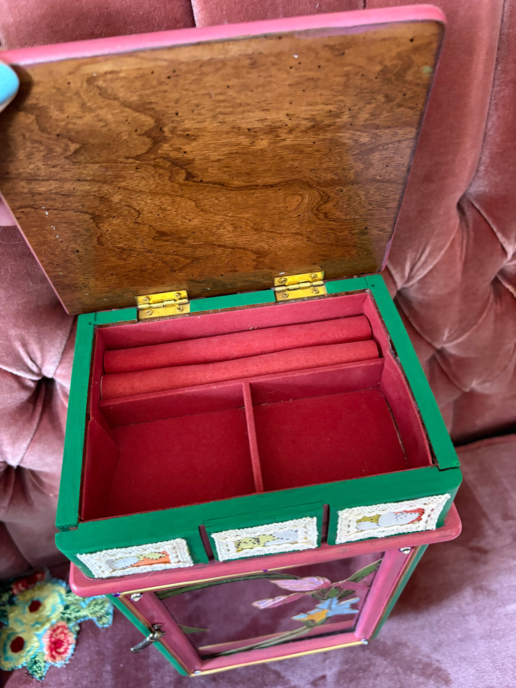 Iris jewelry box