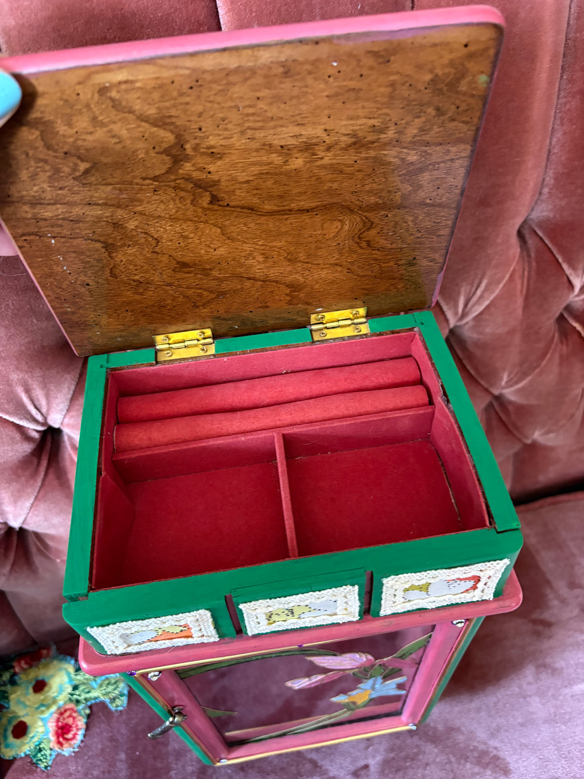 Iris jewelry box