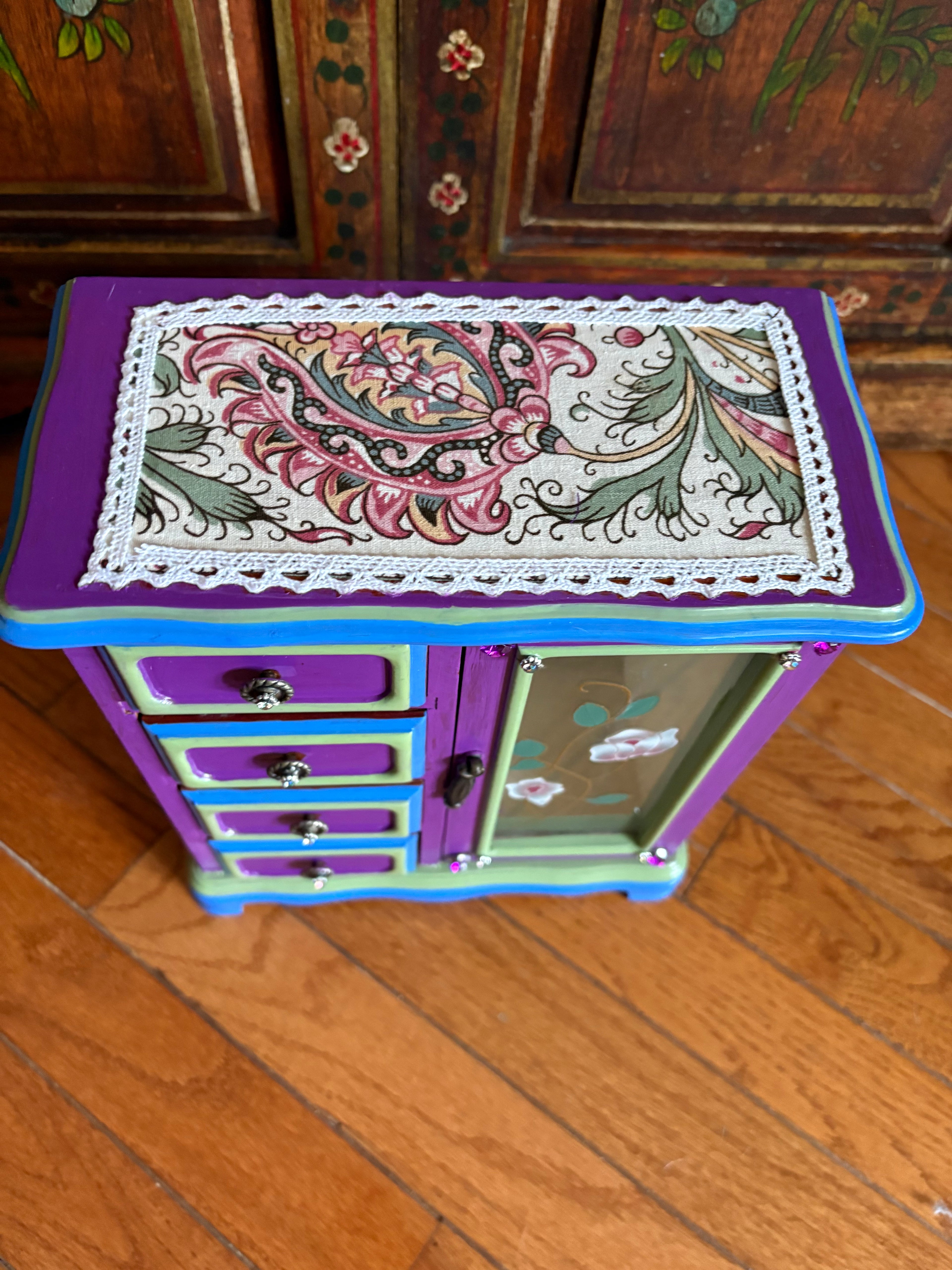 Flower power jewelry box