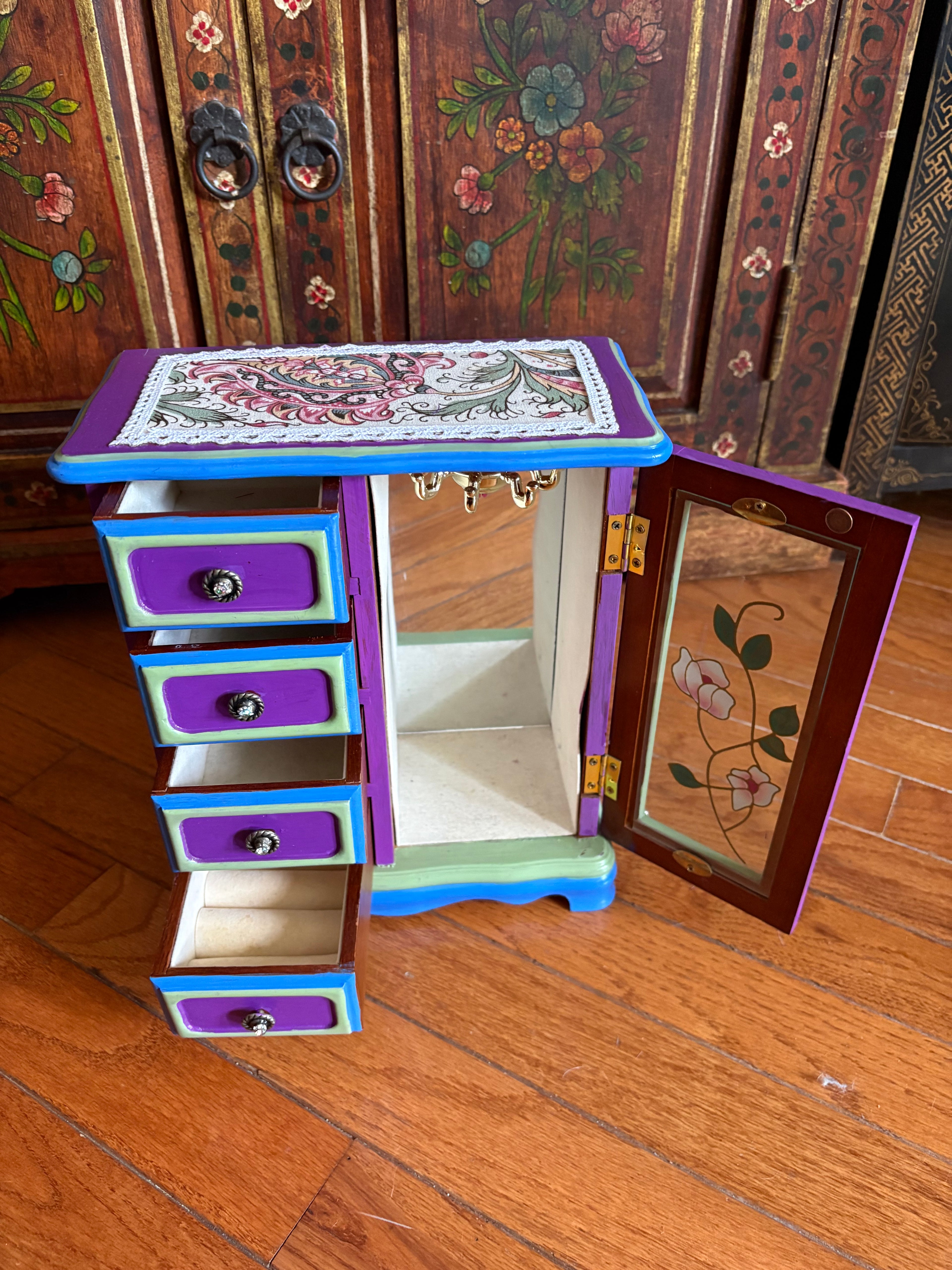 Flower power jewelry box