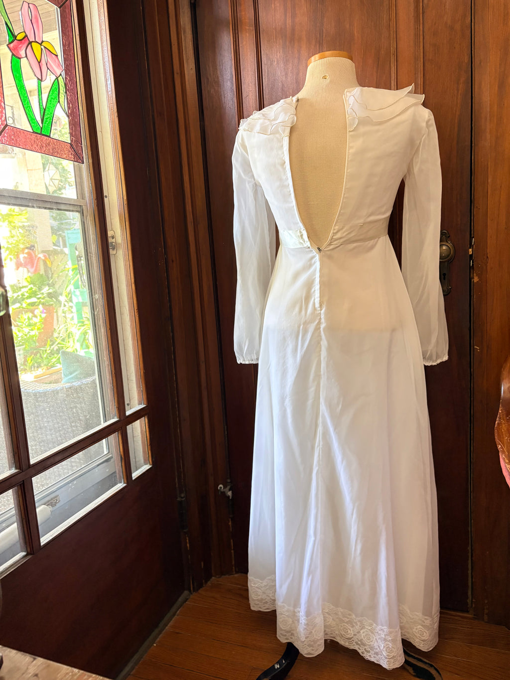 Vintage Ruffle Collar wedding gown