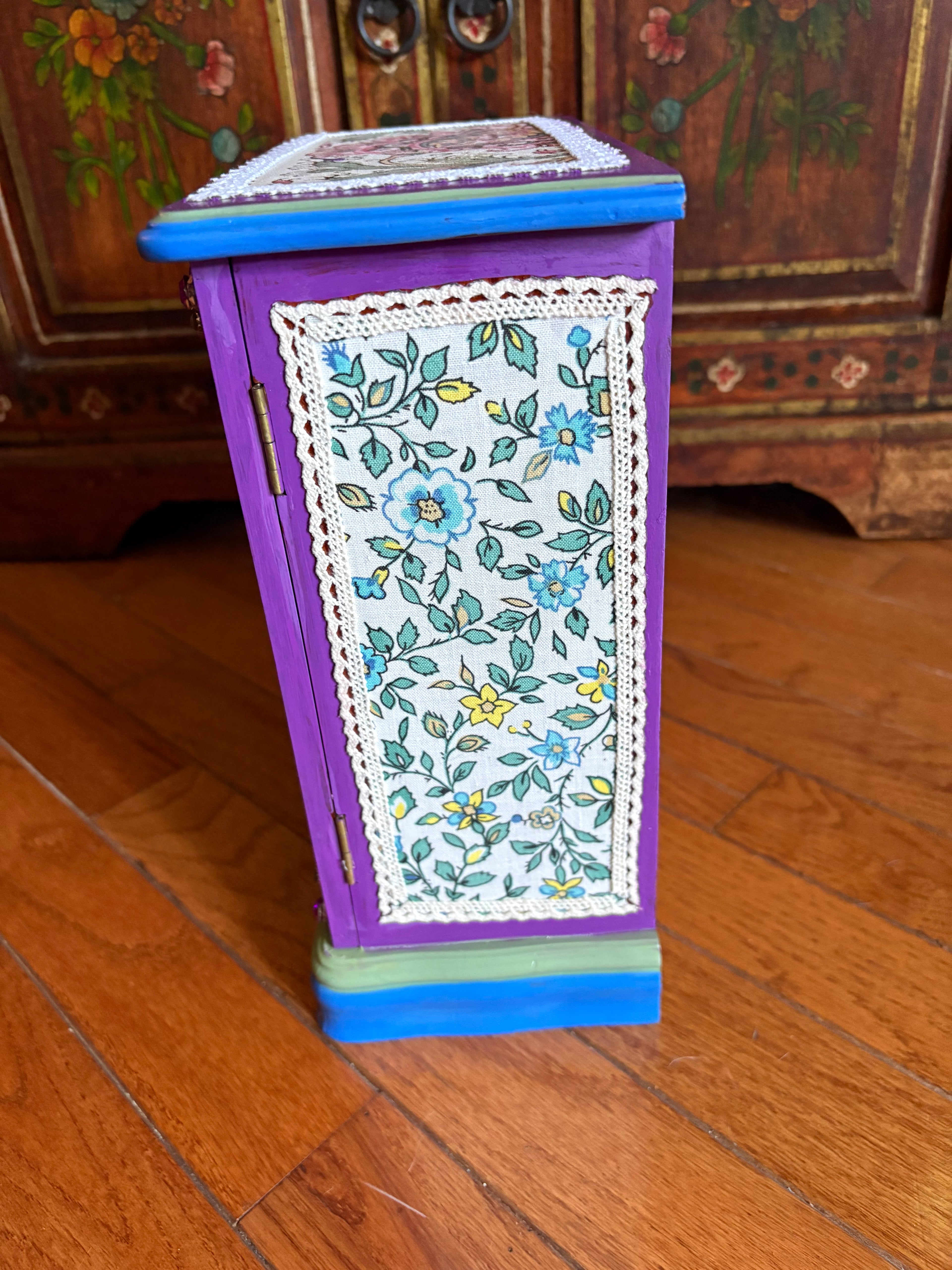 Flower power jewelry box