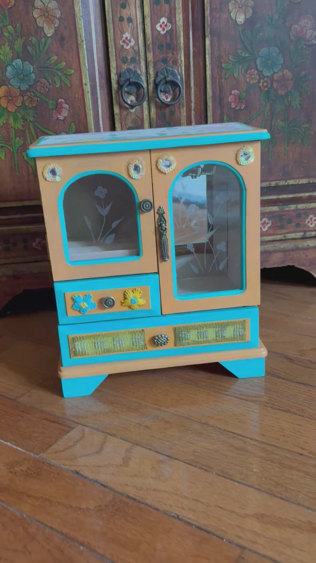 Kids At Play jewelry box