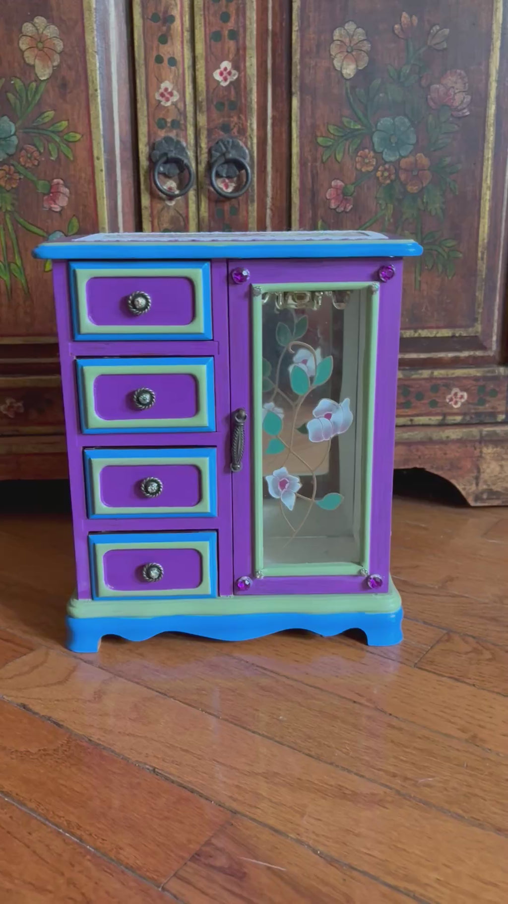 Flower power jewelry box