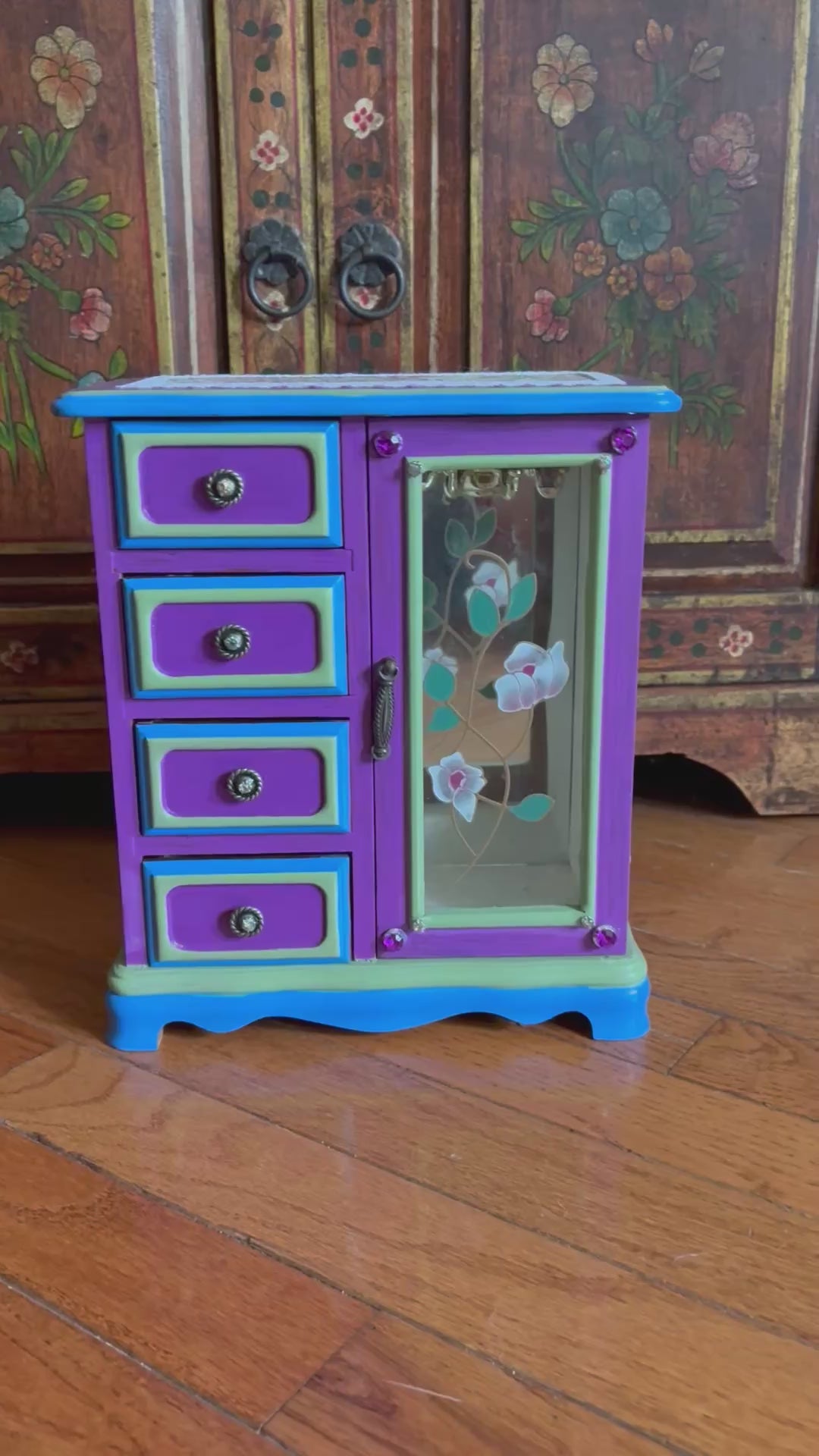 Flower power jewelry box